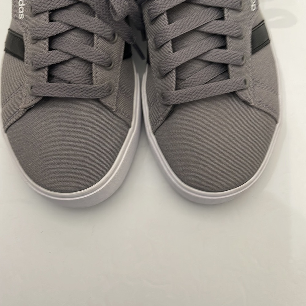 ADIDAS DAILY DOVE GREY 3.0 CASUAL SNEAKERS MENS-BOYS SIZE 6.5. WOMANS SIZE 8 - Picture 8 of 16